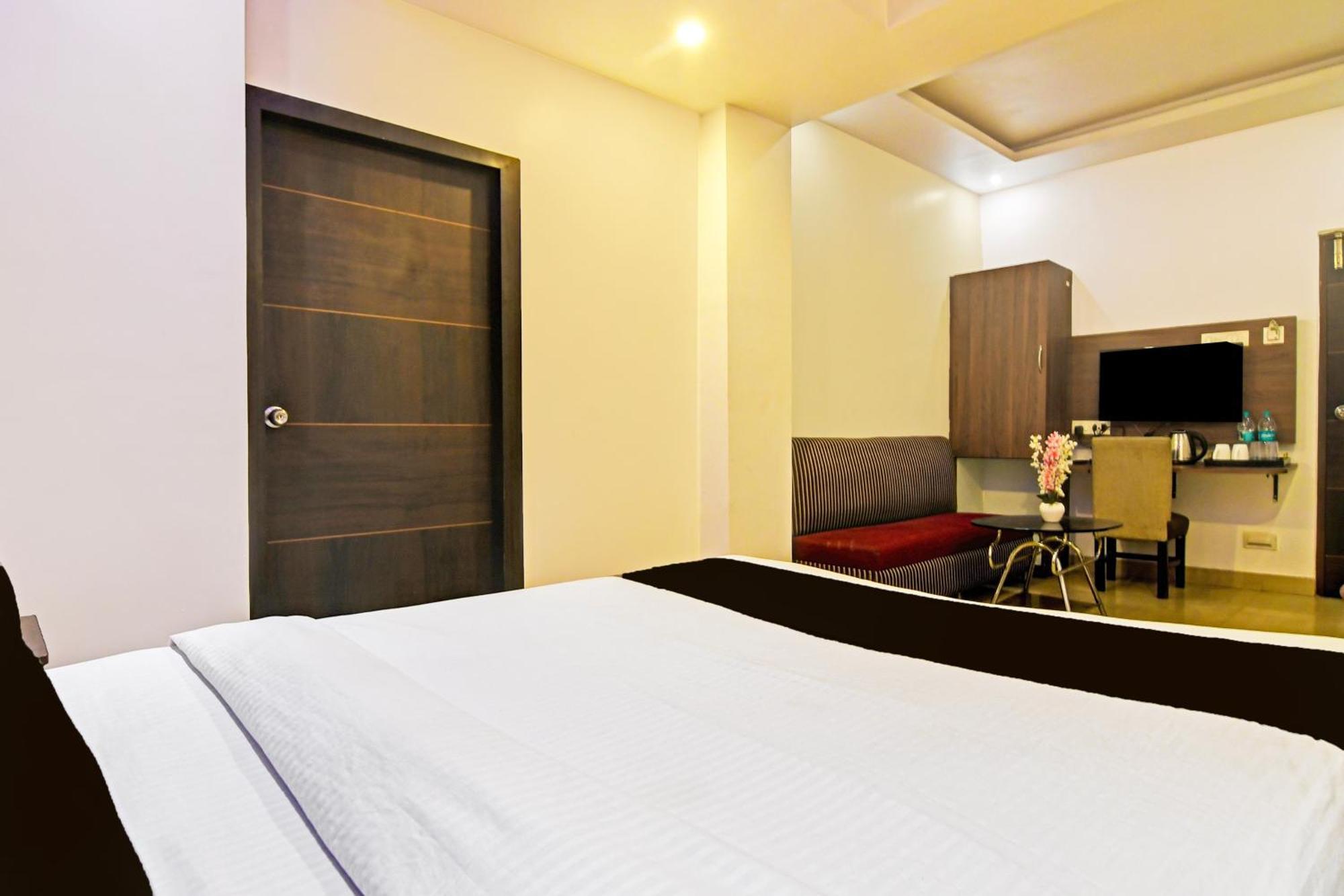 Super Hotel O Baguiati Nager Bazaar Exterior photo